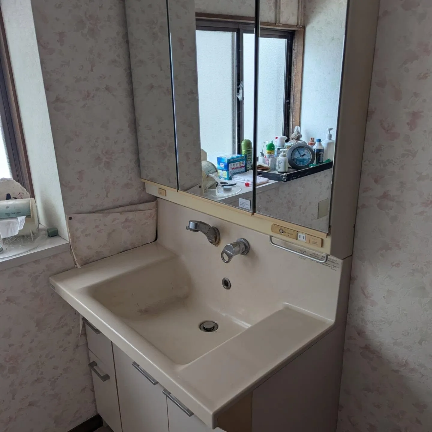 仙台市で洗面台の交換行いました。
